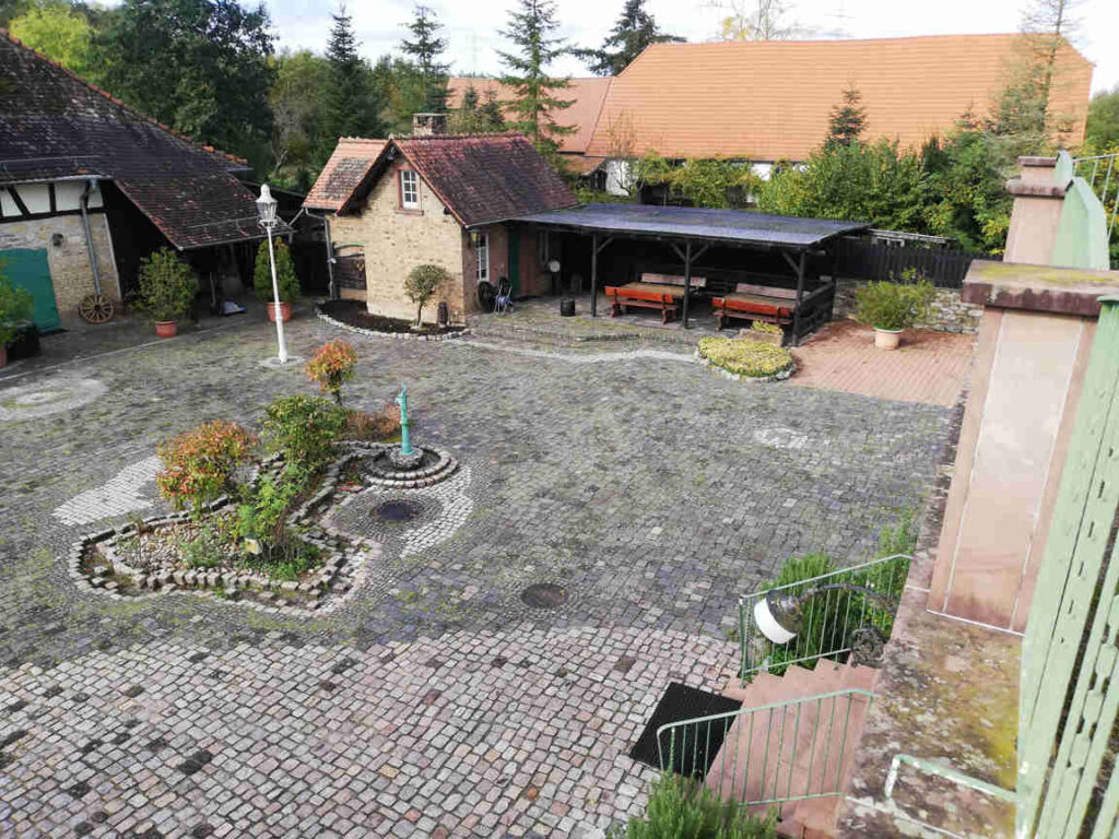 Forsthaus Jägersburg in Einhausen. Der Biergarten.