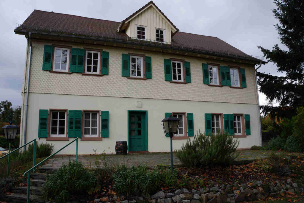 Forsthaus Jägersburg in Einhausen. Außen Ansicht