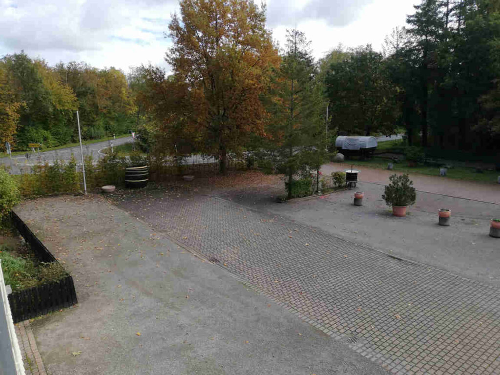 Bild von Forsthaus Jägersburg. Einhausen Parkplatz.jpg